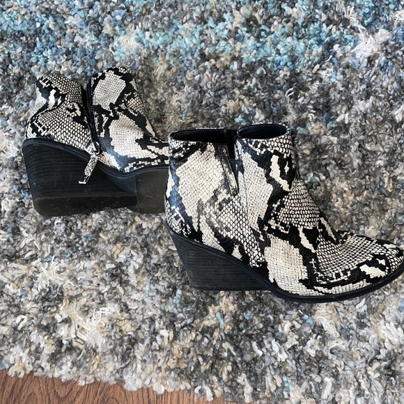 Dr scholls snakeskin booties Clearance
